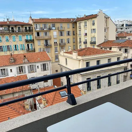Apartment Studio And Its Terrace View *