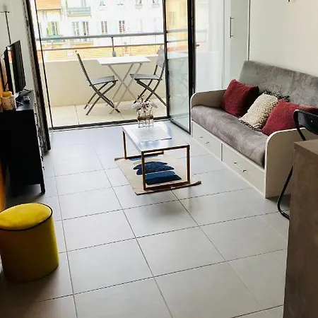 Apartment Studio And Its Terrace View *